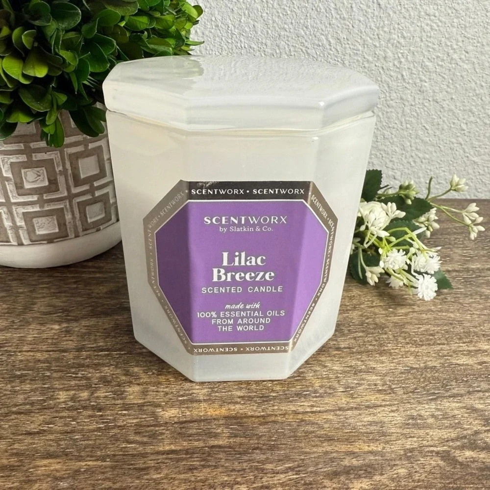 ScentWorx Lilac Breeze Scented Candle 3-Wick 14.5 oz Slatkin & Co Essential Oils